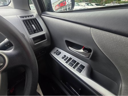 2013 Toyota Prius Alpha (7 Seater) - SELF CHARGING HYBRID -ALLOYS  -SIMI DEALER - LOW ROAD TAX BAND €13,450 thumbnail