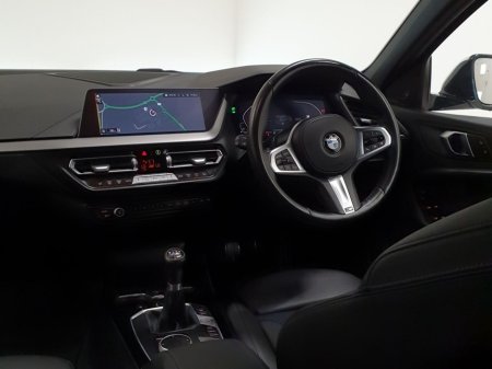 2023 BMW 1 Series 118i M Sport Hatch 5-door / Pro Pack €32,995