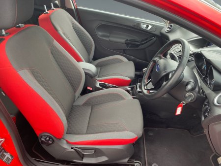 2016 Ford Fiesta - thumbnail 9