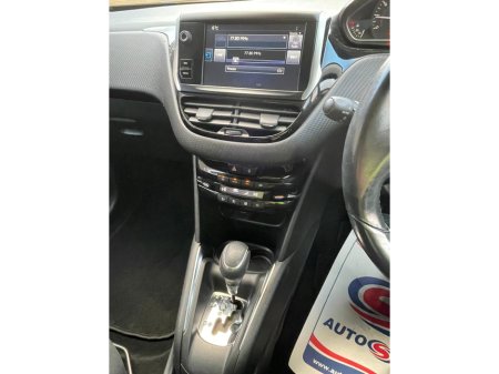 2017 Peugeot 208  €10,950 thumbnail