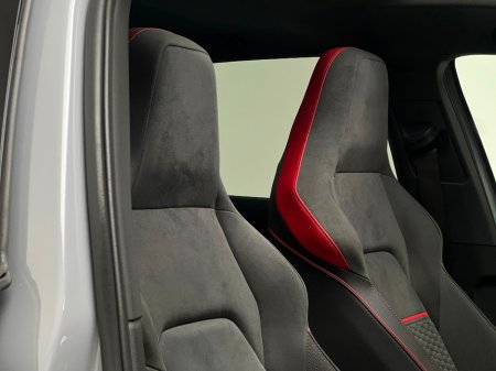 2022 Volkswagen Golf GTI CLUBSPORT 2.0 TSI 300HP *PAN ROOF* €49,990 thumbnail