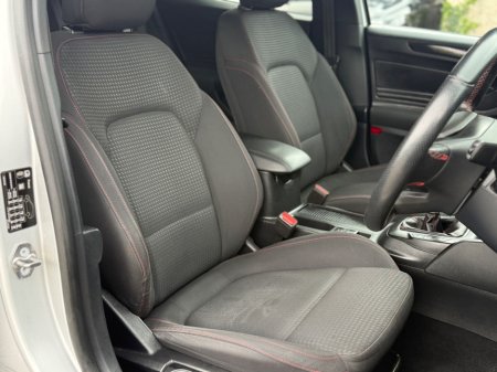 2021 Ford Focus - thumbnail 18