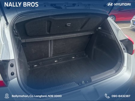 2014 Hyundai i30 1.6 PREMIUM 5DR €8,750 thumbnail