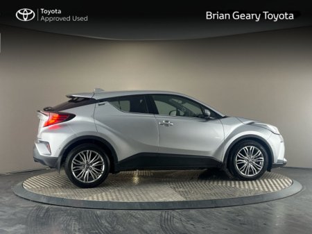 2023 Toyota C-HR HYBRID SOL €25,950