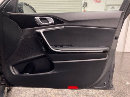 2021 Kia Ceed - thumbnail 12