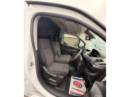 2020 Peugeot Partner PROFESSIONAL PLUS €11,341 thumbnail