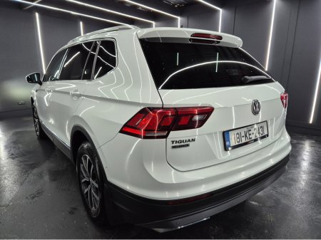 2018 Volkswagen Tiguan CL 2.0 TDI MANUAL 6SPEED FWD 150HP 5DR €19,950 thumbnail