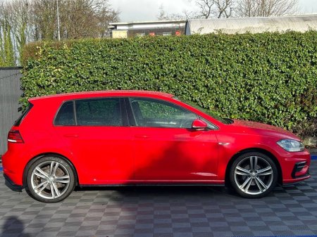 2018 Volkswagen Golf HIGHLINE R-LINE 1.0 TSI // 17" ALLOYS // APPLE CARPLAY/ANDROID AUTO // HEATED SEATS €18,900 thumbnail