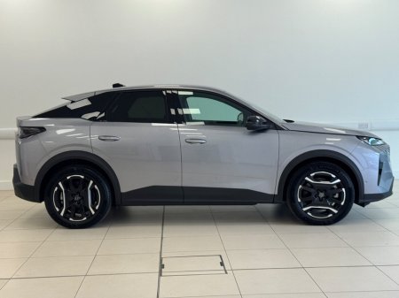 2025 Peugeot 3008 BEV 73kWH 210BHP Allure €47,000