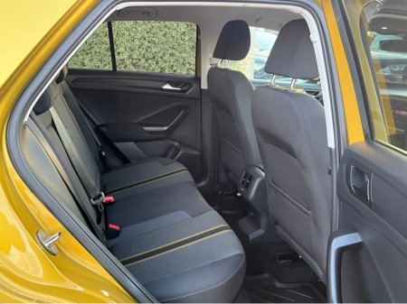 2020 Volkswagen T-Roc STYLE DESIGN AUTOMATIC 2.0 DIESEL //LOW MILES//REVERSE CAMERA//KEYLESS ENTRY//ADAPTIVE CRUISE CONTROL//BLIND SPOT WARNING// €23,950 thumbnail