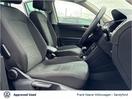 2024 Volkswagen Tiguan 1.4 TSI PHEV 245HP Elegance AUTO @Frank Keane Volkswagen South Dublin €42,945 thumbnail