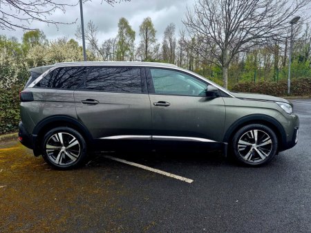 2017 Peugeot 5008 - thumbnail 4