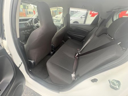 2017 Toyota Yaris - thumbnail 26