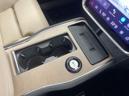 2026 Volvo EX90 - thumbnail 17