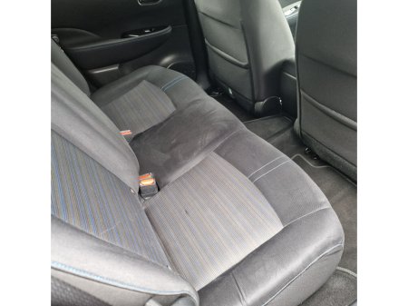 2018 Nissan Leaf - thumbnail 11