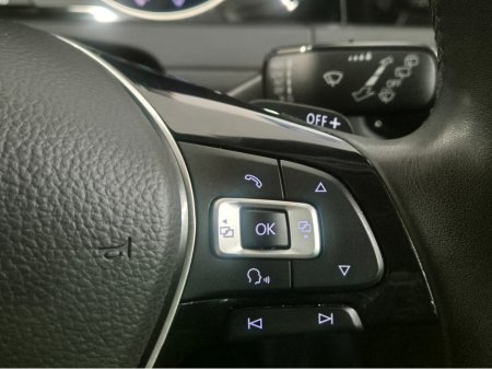 2016 Volkswagen Golf **HIGHLINE**ONLY 64000KMS**ALCANTARA SEATS*17" ALLOYS**BLIS**FOCAL INSIDE SPEAKERS*LANE ASSIST*KEYLESS ENTRY AND START**ADAPTIVE CRUISE CONTROL**DUAL ZONE CLIMATE**REVERSE CAMERA**BLUETOOTH STREAM €15,949 thumbnail