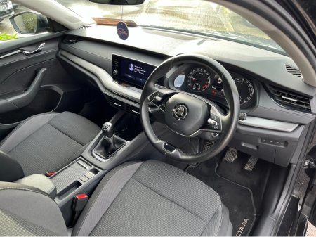 2023 Skoda Octavia AMBITION 2.0 TDI DIESEL //REVERSE CAMERA// €22,950 thumbnail