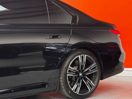 2025 BMW 7 Series - thumbnail 8