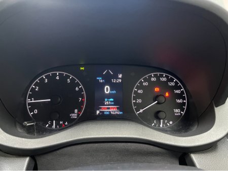 2021 Toyota Yaris - thumbnail 17