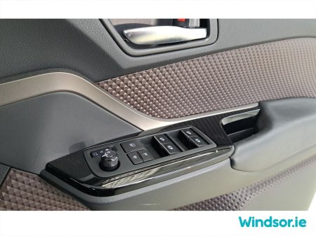 2020 Toyota C-HR HYBRID AUTO €21,995 thumbnail