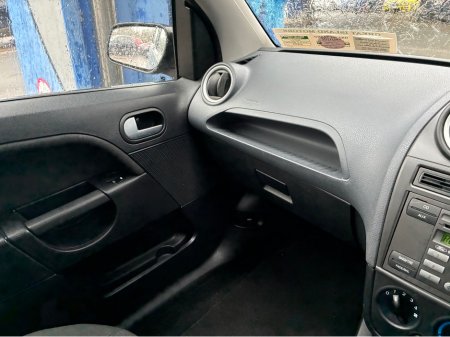 2006 Ford Fiesta GHIA 1.4 5DR AUTO €2,950 thumbnail