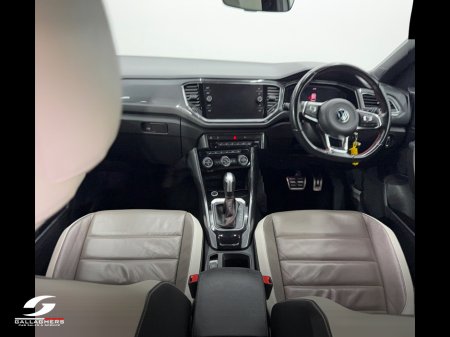 2022 Volkswagen T-Roc R-LINE 1.5 TSI D7F 150HP 5DR A €28,995 thumbnail