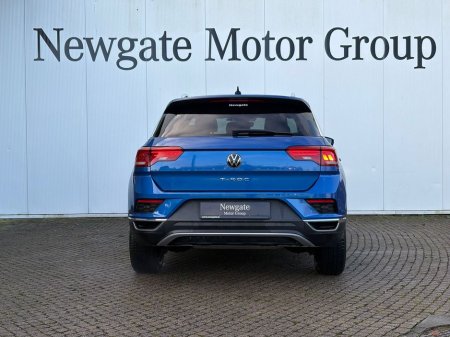 2022 Volkswagen T-Roc Design 1.0 TSI M6F 110HP 5DR €25,950 thumbnail