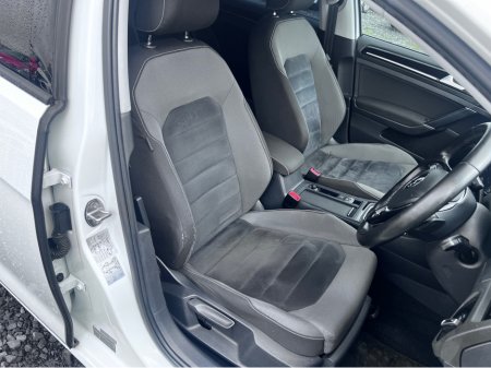 2016 Volkswagen Golf 2016 Volkswagen Golf 1.4 TSI Automatic Highline €16,250 thumbnail