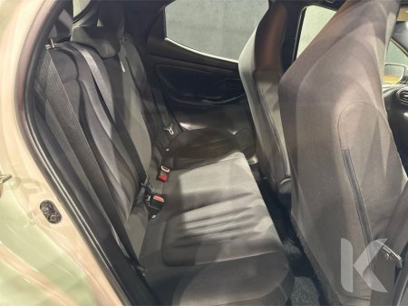 2020 Toyota Yaris - thumbnail 12