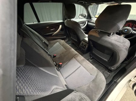 2017 BMW 3 Series - thumbnail 32