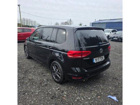 2016 Volkswagen Touran 1.2 TSI 110HP Trendline €15,950 thumbnail