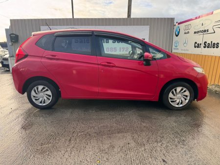 2014 Honda Fit DBA-GK3 5DR AUTO €7,800 thumbnail