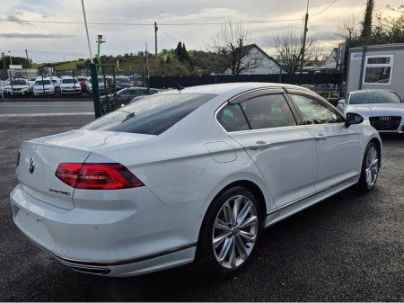 2016 Volkswagen Passat ( 162 REG 2.0 TSI R-LINE FULL LEATHER SEATS ELECTRIC HEATED SEATS SAT-NAV REV CAMERA BLIND-SPOT CARPLAY ANDROID AUTO €19,950 thumbnail