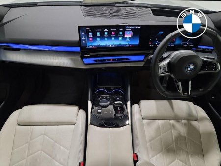 2025 BMW i5 - thumbnail 4