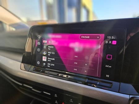 2022 Volkswagen Golf 2.0 TDI 115HP Life €24,950 thumbnail