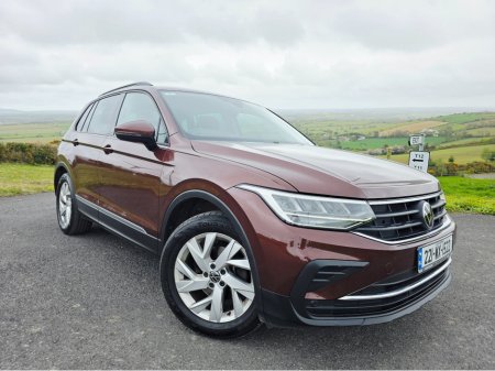 2022 Volkswagen Tiguan - thumbnail 2