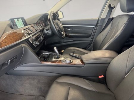 2015 BMW 3 Series - thumbnail 17