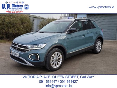 2023 Volkswagen T-Roc - view 4