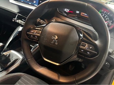 2023 Peugeot 208 - thumbnail 11