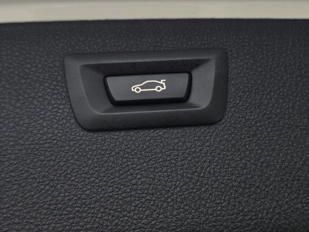 2017 BMW 3 Series - thumbnail 18