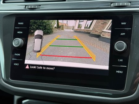 2019 Volkswagen Tiguan - thumbnail 19