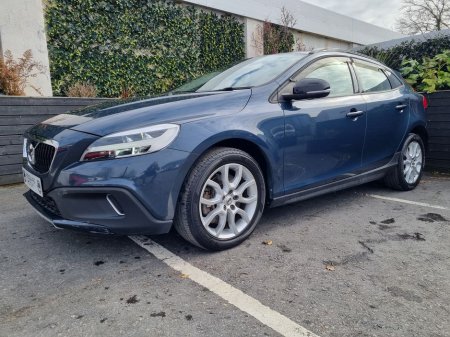 2017 Volvo V40 2.0D4 CROSS COUNTRY / HIGH SPEC / LOW MILEAGE / TAX €270 ( 172 DECEMBER REG )