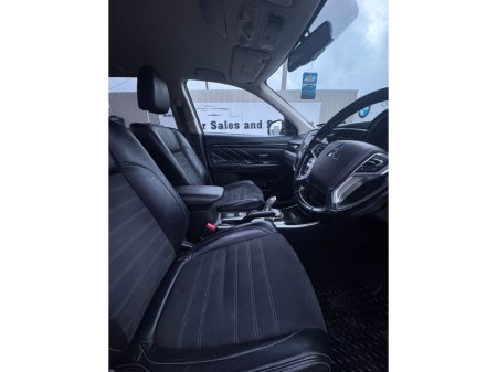 2016 Mitsubishi Outlander - thumbnail 15