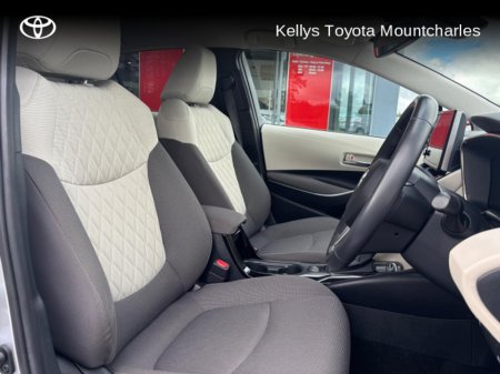 2022 Toyota Corolla COROLLA HYBRID LUNA SPORT €27,000