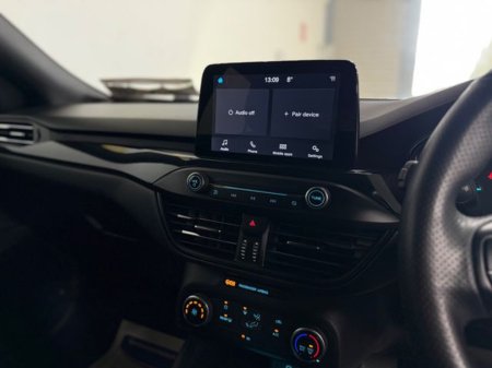 2020 Ford Focus St-line 5D 1.0T 125 €21,777 thumbnail