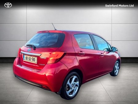 2016 Toyota Yaris YARIS HYBRID LUXURY MC thumbnail