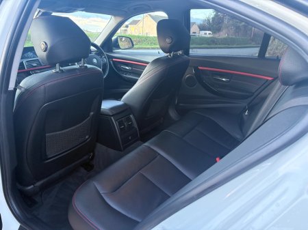 2016 BMW 3 Series - thumbnail 22