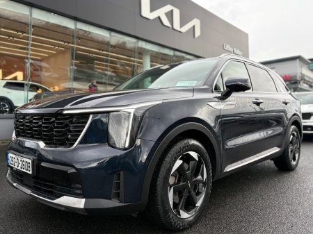 2025 Kia Sorento Plug in hybrid ( 7 seats ) €59,995 thumbnail