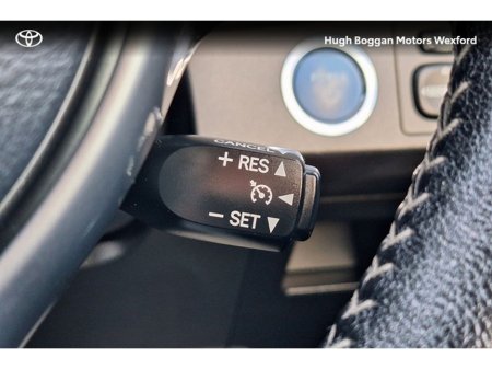 2016 Toyota Yaris HYBRID LUXURY IRISH CAR! €14,995 thumbnail