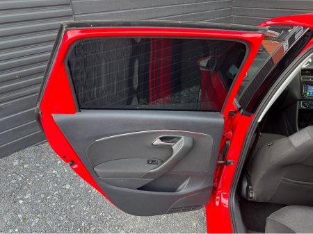 2015 Volkswagen Polo - thumbnail 17